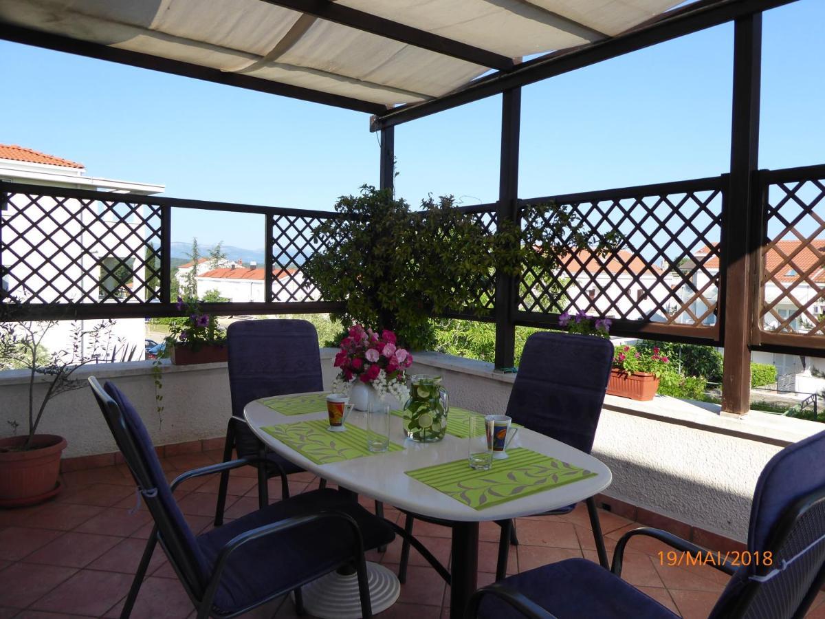 Apartmani Dubasnica Malinska Exteriör bild