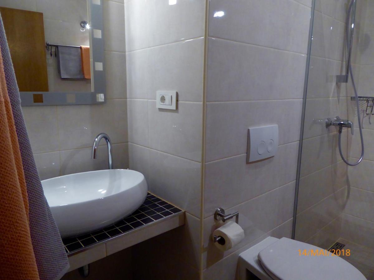 Apartmani Dubasnica Malinska Exteriör bild