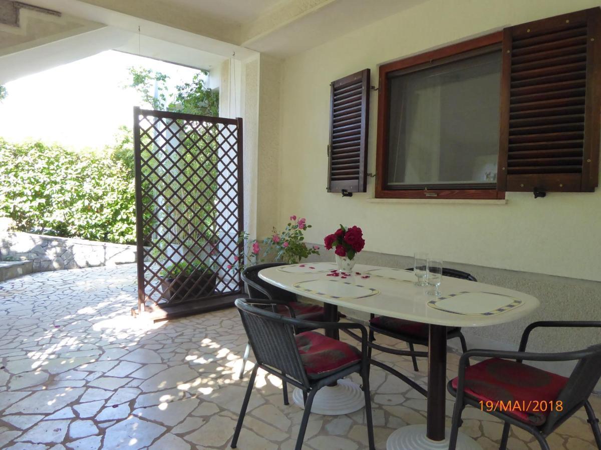 Apartmani Dubasnica Malinska Exteriör bild