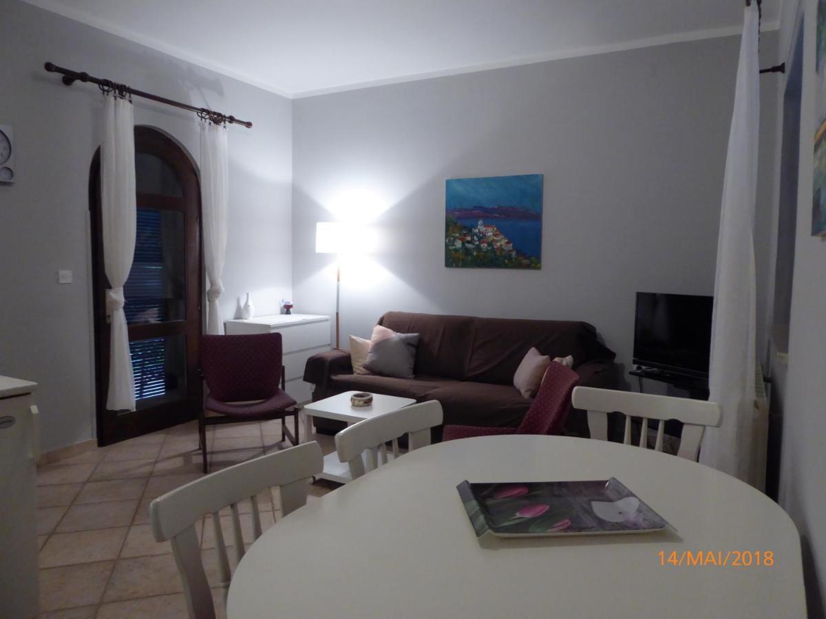 Apartmani Dubasnica Malinska Exteriör bild