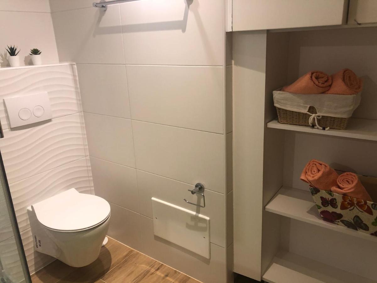 Apartmani Dubasnica Malinska Exteriör bild