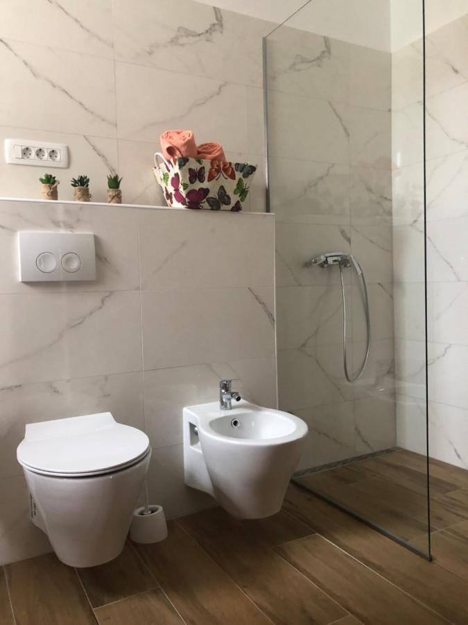 Apartmani Dubasnica Malinska Exteriör bild