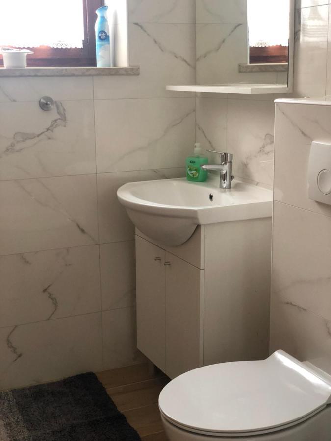Apartmani Dubasnica Malinska Exteriör bild
